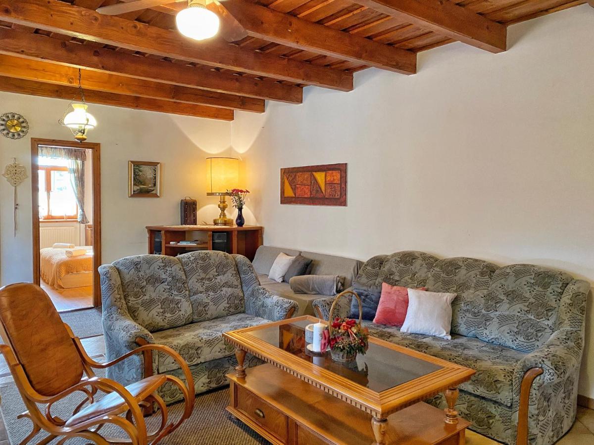 Bakonyi Vadasz Haza Holiday home *